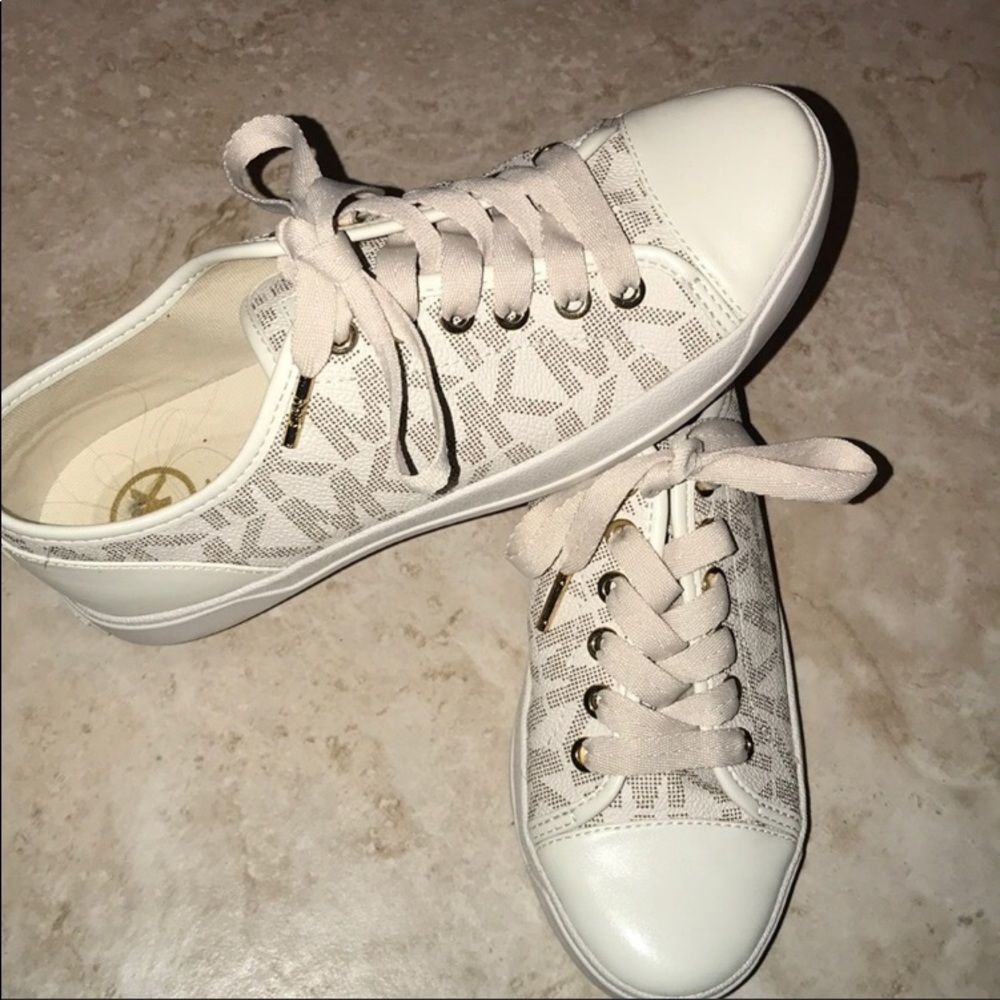Pretty MK sneakers sz 6.5